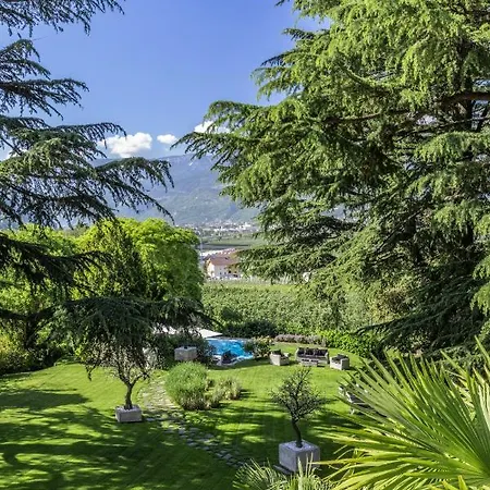 Eden A Member Of Leading Of The World Hotel 5*